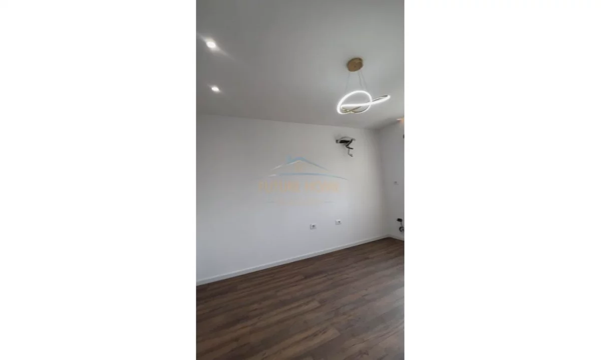 Shtepi ne shitje Apartament ne Tirane, 1+1, Mobilimi Bosh, pa mobiluar, Pagesa 158,000  Euro.