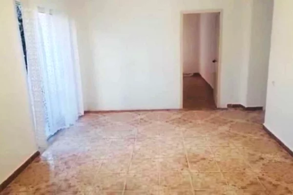 Appartamento in vendita a Tirana 1+1, Arredato