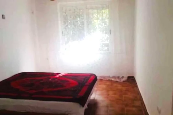 Appartamento in vendita a Tirana 1+1, Arredato