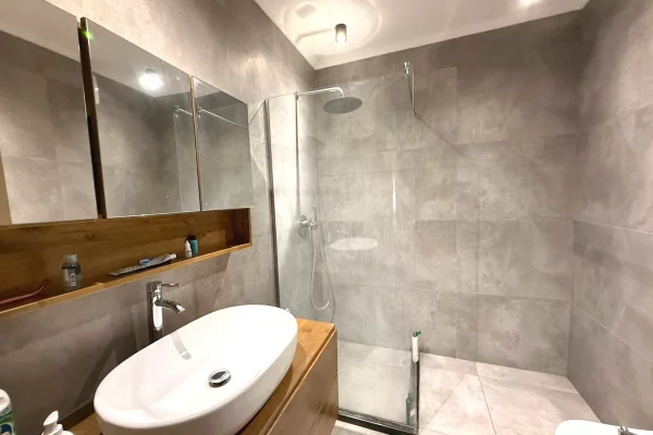 Apartment for sale in Tirana 3+1, Emty