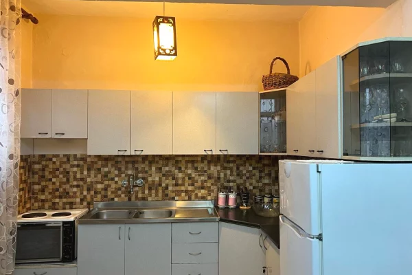 Appartamento in affitto a Scutari 1+1, Arredato