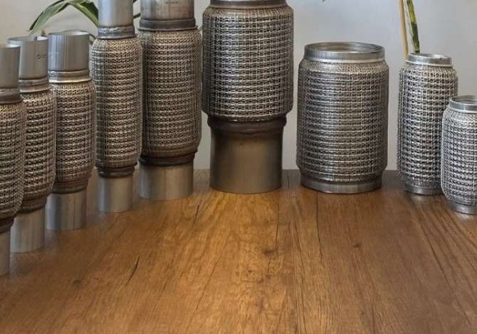 Katalita, Partikular. Montojm katalita dhe partikular.