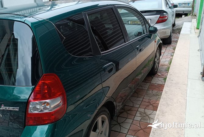 Makina ne shitje ne Tirane, Honda, 2003 gasoline-gas,Kambio Automatik Pagesa 3,700  Euro.