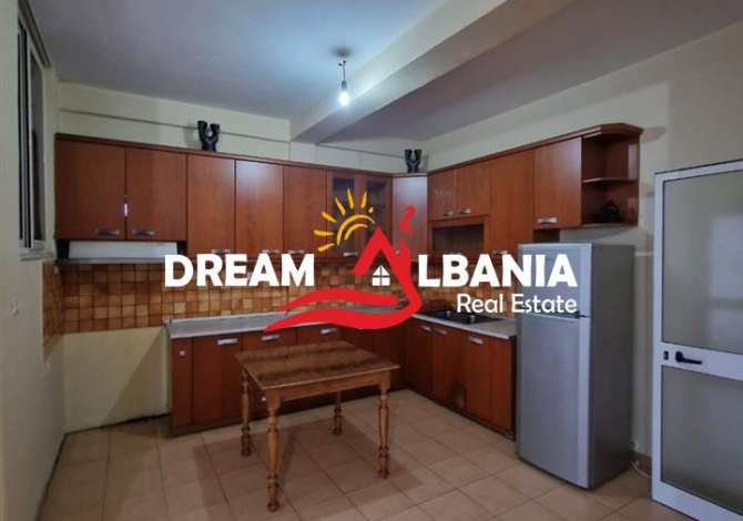 Shtepi ne shitje Apartament ne Tirane, 3+1, Mobilimi E mobiluar, Pagesa 83,000  Euro.