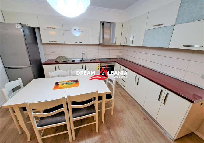 Shtepi me qera Apartament ne Tirane, 3+1, Mobilimi E mobiluar, Pagesa 600  Euro.