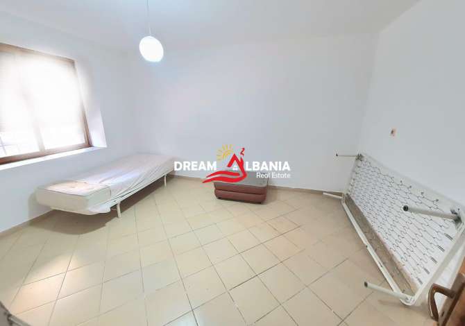 Shtepi ne shitje Apartament ne Tirane, 2+1, Mobilimi Bosh, pa mobiluar, Pagesa 85,000  Euro.