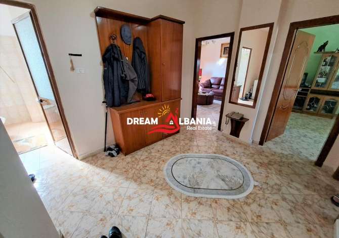 Shtepi ne shitje Apartament ne Tirane, 2+1, Mobilimi E mobiluar, Pagesa 87,000  Euro.
