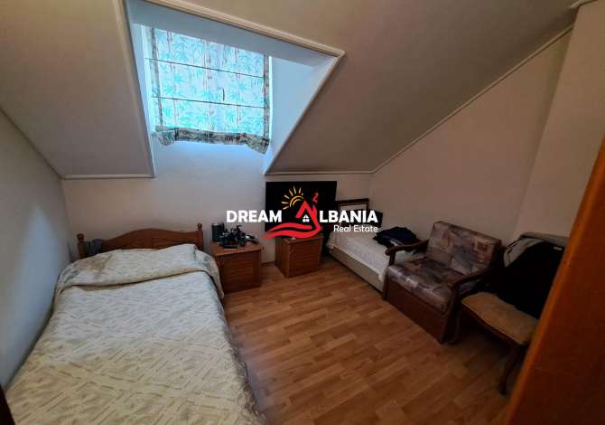 Shtepi ne shitje Apartament ne Tirane, 2+1, Mobilimi E mobiluar, Pagesa 93,000  Euro.