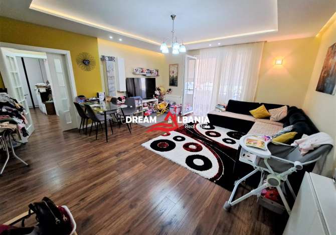 Shtepi me qera Apartament ne Tirane, 2+1, Mobilimi E mobiluar, Pagesa 700  Euro.
