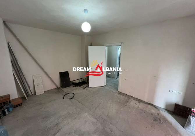 Shtepi ne shitje Apartament ne Tirane, 1+1, Mobilimi Bosh, pa mobiluar, Pagesa 101,920  Euro.