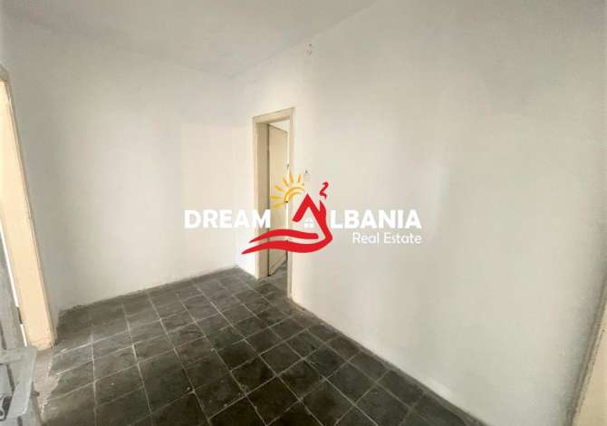 Shtepi ne shitje Apartament ne Tirane, 1+1, Mobilimi Bosh, pa mobiluar, Pagesa 57,000  Euro.