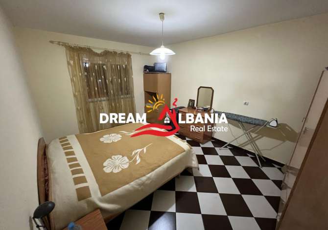 Shtepi ne shitje Apartament ne Tirane, 2+1, Mobilimi E mobiluar, Pagesa 82,000  Euro.