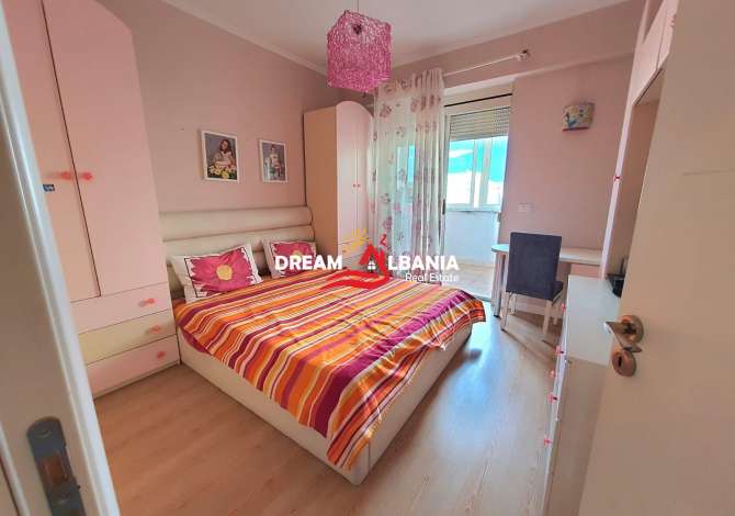 Shtepi me qera Apartament ne Tirane, 3+1, Mobilimi E mobiluar, Pagesa 700  Euro.