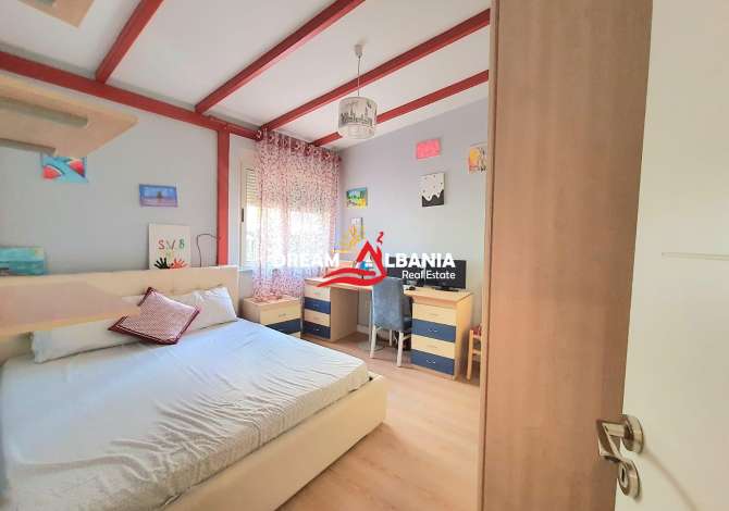 Shtepi me qera Apartament ne Tirane, 3+1, Mobilimi E mobiluar, Pagesa 700  Euro.