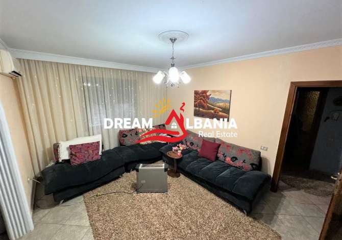 Shtepi ne shitje Apartament ne Tirane, 4+1, Mobilimi E mobiluar, Pagesa 135,000  Euro.
