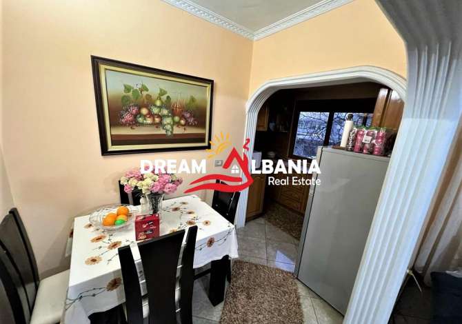 Shtepi ne shitje Apartament ne Tirane, 4+1, Mobilimi E mobiluar, Pagesa 135,000  Euro.