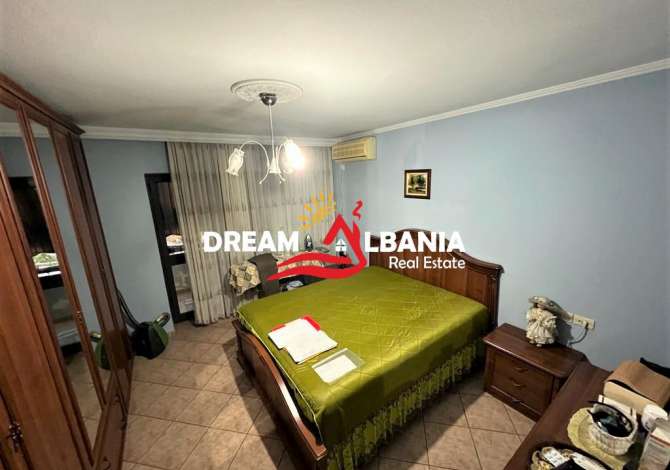 Shtepi ne shitje Apartament ne Tirane, 4+1, Mobilimi E mobiluar, Pagesa 135,000  Euro.