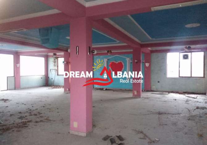Business Property for Rent 4+1 in Tirana - 350 Euro