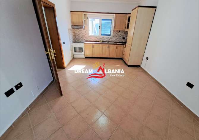 Shtepi ne shitje Apartament ne Tirane, 1+1, Mobilimi Bosh, pa mobiluar, Pagesa 70,000  Euro.