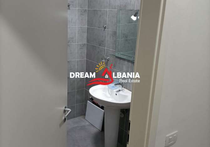 Shtepi ne shitje Apartament ne Tirane, 2+1, Mobilimi Bosh, pa mobiluar, Pagesa 120,000  Euro.