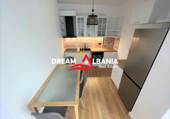 Shtepi ne shitje Apartament ne Tirane, 2+1, Mobilimi E mobiluar, Pagesa 175,000  Euro.