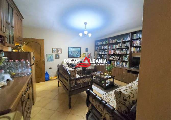 Shtepi ne shitje Apartament ne Tirane, 2+1, Mobilimi E mobiluar, Pagesa 95,000  Euro.