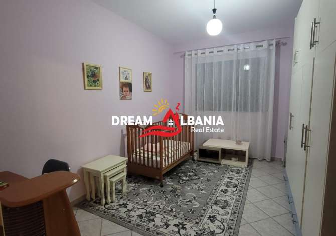 Shtepi ne shitje Apartament ne Tirane, 2+1, Mobilimi E mobiluar, Pagesa 98,000  Euro.