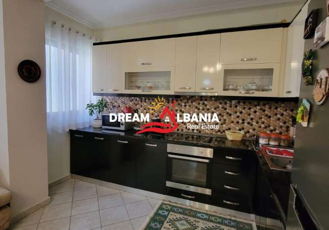 Shtepi ne shitje Apartament ne Tirane, 2+1, Mobilimi E mobiluar, Pagesa 98,000  Euro.