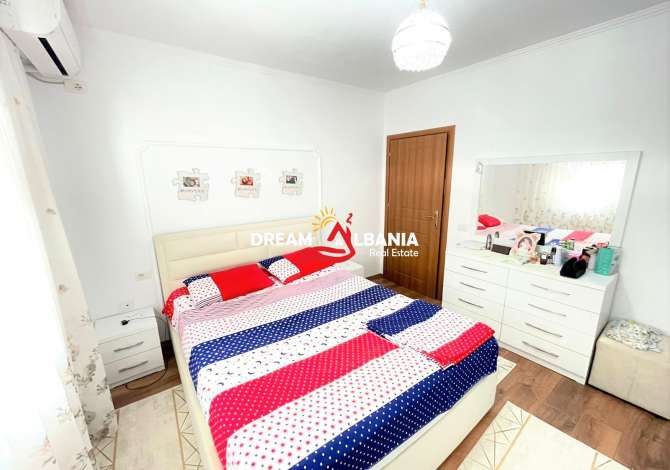 Shtepi ne shitje Apartament ne Tirane, 3+1, Mobilimi E mobiluar, Pagesa 148,000  Euro.