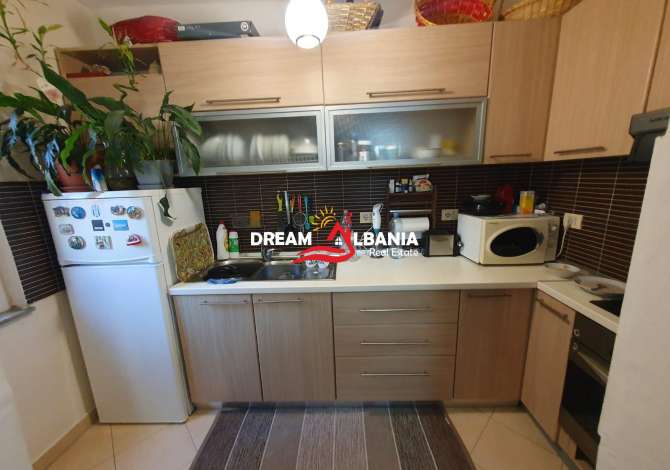 Shtepi ne shitje Apartament ne Tirane, 3+1, Mobilimi Bosh, pa mobiluar, Pagesa 105,000  Euro.