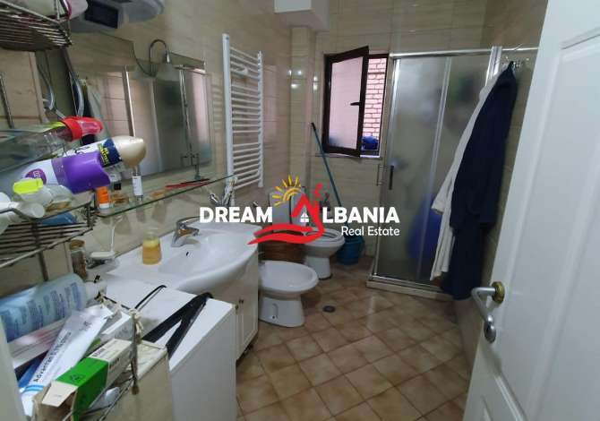 Shtepi ne shitje Apartament ne Tirane, 3+1, Mobilimi Bosh, pa mobiluar, Pagesa 105,000  Euro.