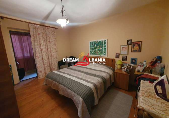 Shtepi ne shitje Apartament ne Tirane, 3+1, Mobilimi Bosh, pa mobiluar, Pagesa 105,000  Euro.