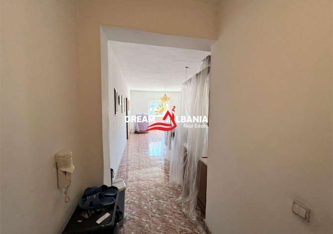 Shtepi ne shitje Apartament ne Tirane, 2+1, Mobilimi E mobiluar, Pagesa 82,650  Euro.