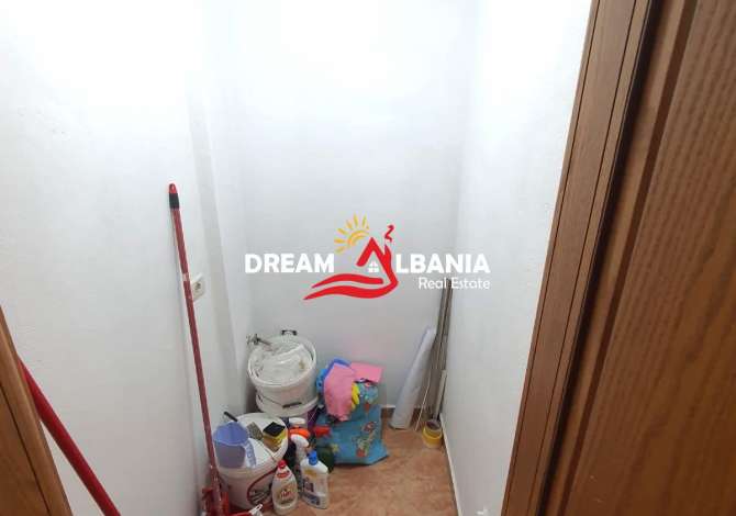 Shtepi ne shitje Apartament ne Tirane, 2+1, Mobilimi Bosh, pa mobiluar, Pagesa 100,000  Euro.