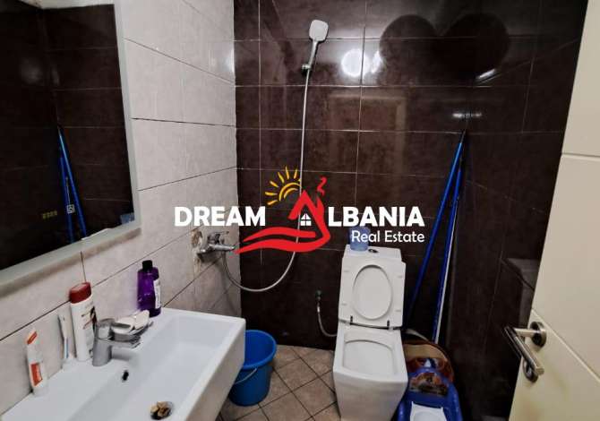 Shtepi ne shitje Duplex(shtepi me 2 kate) ne Tirane, 2+1, Mobilimi E mobiluar, Pagesa 75,000  Euro.