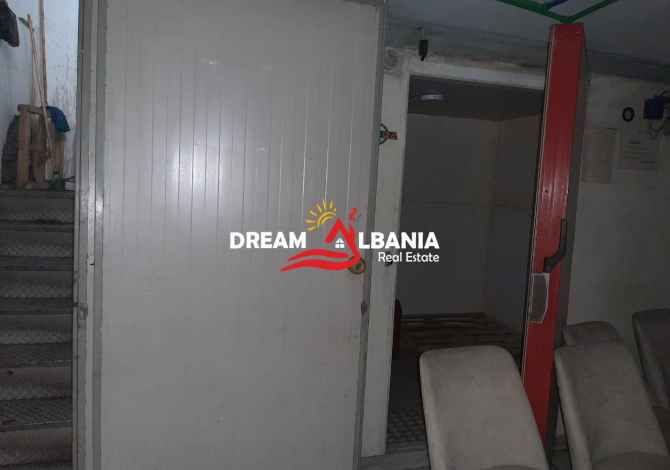 Bar-Restorant me qera ne zonen e Bllokut, prane Kopshtit 31ne Tirane (ID 4271424)