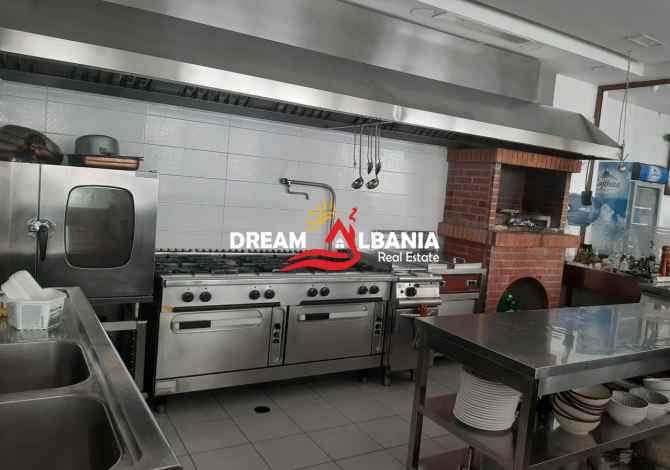 Bar-Restorant me qera ne zonen e Bllokut, prane Kopshtit 31ne Tirane (ID 4271424)