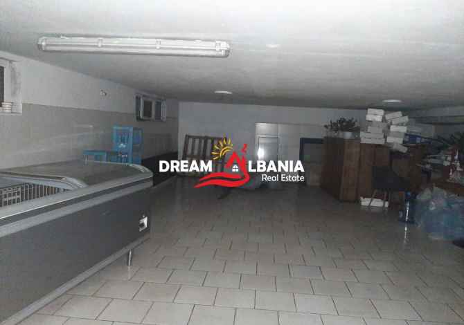 Bar-Restorant me qera ne zonen e Bllokut, prane Kopshtit 31ne Tirane (ID 4271424)