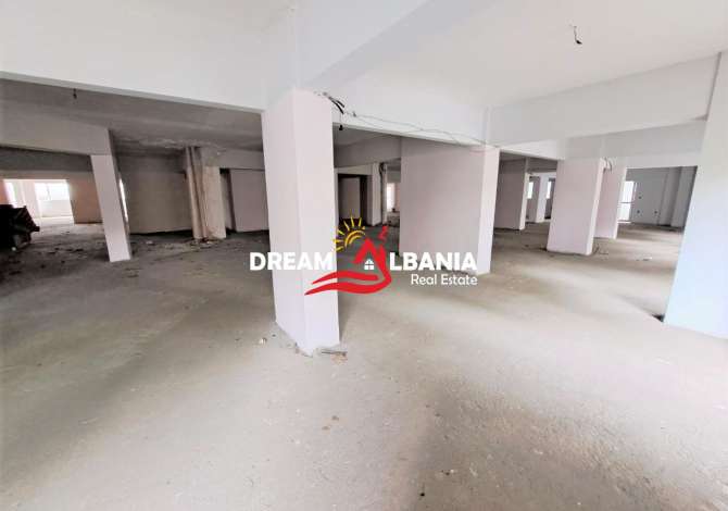 Ambient dublex me qera ne rrugen Dritan Hoxha, ne afersi te ProCredit Bank ne Tirane (ID 4261881)