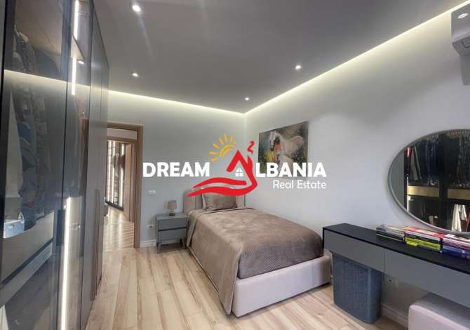 Shtepi me qera Apartament ne Tirane, 3+1, Mobilimi E mobiluar, Pagesa 2,500  Euro.