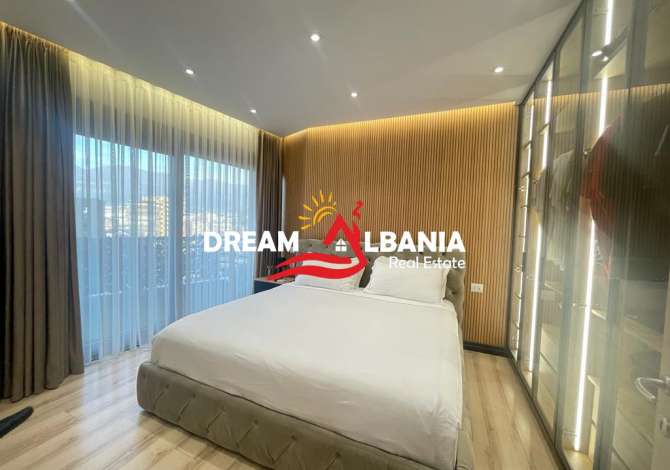 Shtepi me qera Apartament ne Tirane, 3+1, Mobilimi E mobiluar, Pagesa 2,500  Euro.