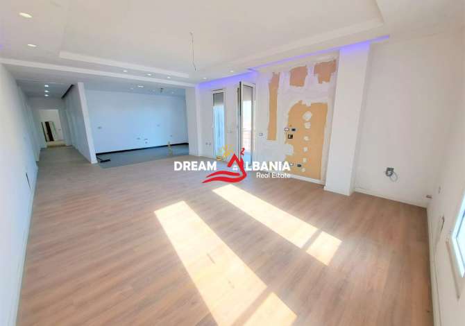 Shtepi ne shitje Apartament ne Tirane, 3+1, Mobilimi Bosh, pa mobiluar, Pagesa 280,000  Euro.