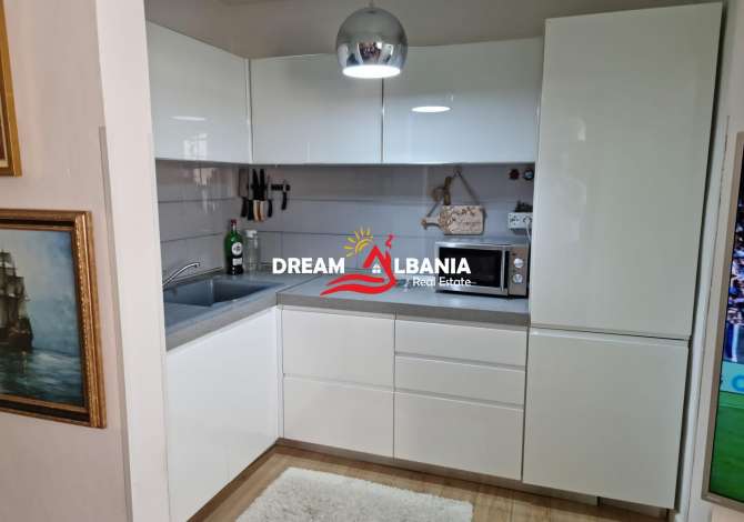Shtepi ne shitje Apartament ne Tirane, 2+1, Mobilimi E mobiluar, Pagesa 99,000  Euro.