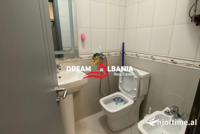 Ambient biznesi me qera 3+1 ne Tirane - 500 Euro