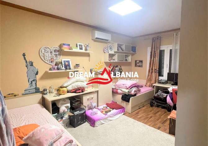 Shtepi ne shitje Apartament ne Tirane, 3+1, Mobilimi E mobiluar, Pagesa 240,000  Euro.