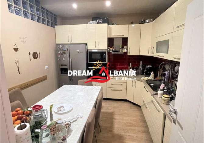 Shtepi ne shitje 3+1 ne Tirane - 240,000 Euro