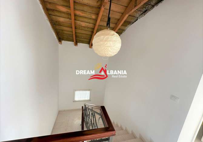 Shtepi me qera 7+1 ne Tirane - 3,000 Euro
