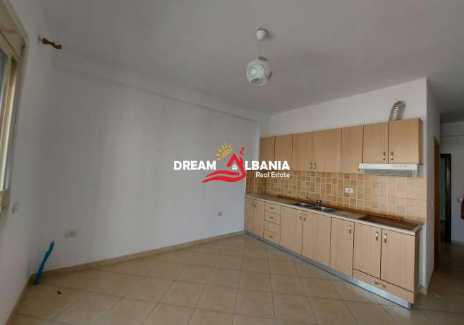 Shtepi ne shitje Apartament ne Tirane, 2+1, Mobilimi Bosh, pa mobiluar, Pagesa 84,000  Euro.