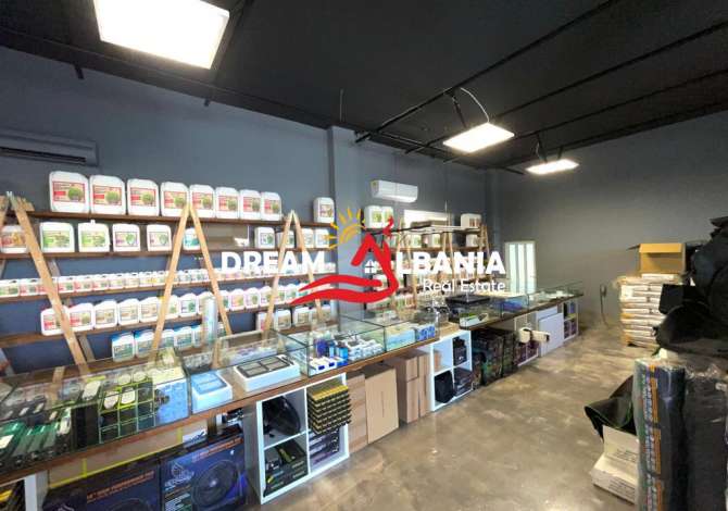 Shtepi me qera Vila Luksoze ne Tirane, 6+1, Mobilimi E mobiluar, Pagesa 3,000  Euro.