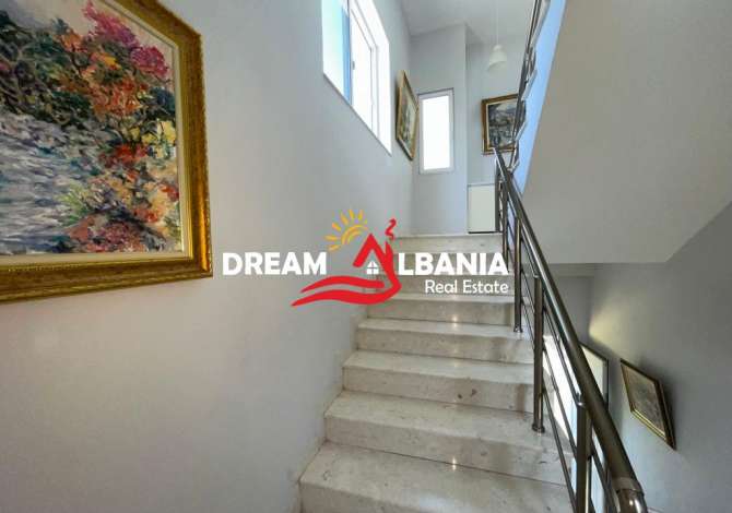 Shtepi me qera Vila Luksoze ne Tirane, 6+1, Mobilimi E mobiluar, Pagesa 3,000  Euro.